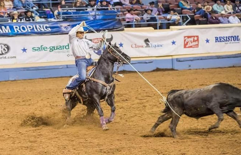 Brasileiro é campeão de laço nos Estados Unidos